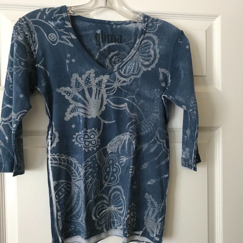 Glima knit shirt, size small with 3/4 sleeves,